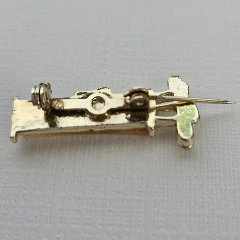 Golf Bag Brooch Gold Mother of Pearl Sporty Novelty Pin